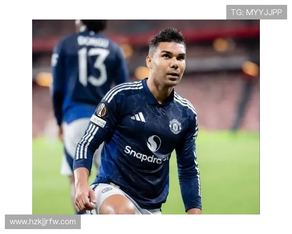 赖斯与卡塞米罗防守型中场角色差异及战术价值分析